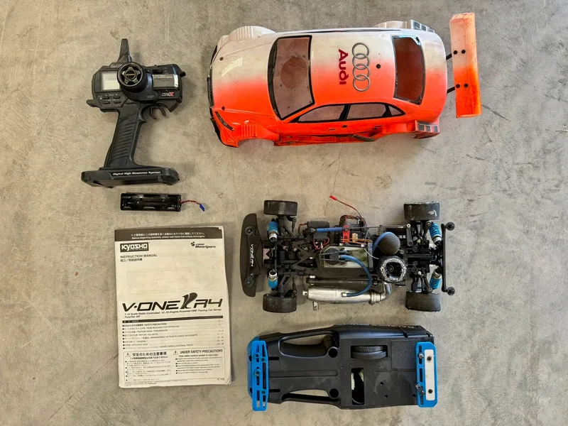 Kyosho V-ONE R4 Nitro – O.S. SPEED 12XZ Spec II + Sanwa MX-3
